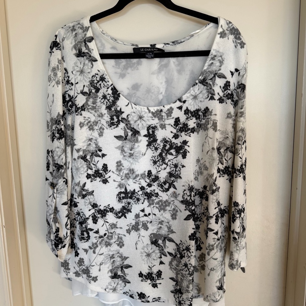 Le Chateau Monochrome Chic Floral Scoop Neck Blouse Black, Gray & White Size XL